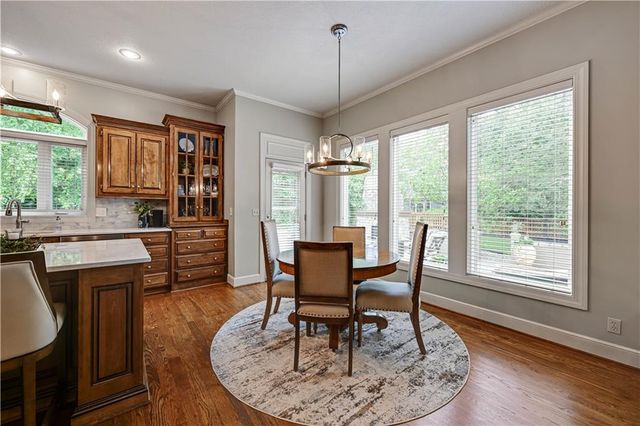 5609 Roundtree Street, Shawnee, KS 66226