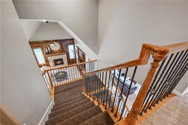 5609 Roundtree Street, Shawnee, KS 66226