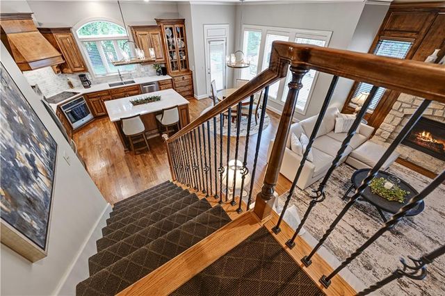 5609 Roundtree Street, Shawnee, KS 66226