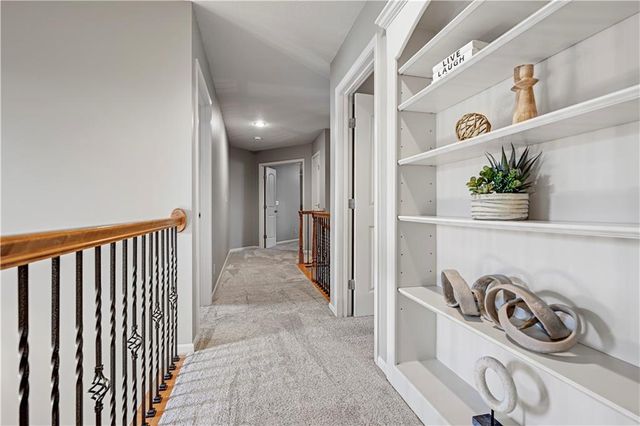 5609 Roundtree Street, Shawnee, KS 66226
