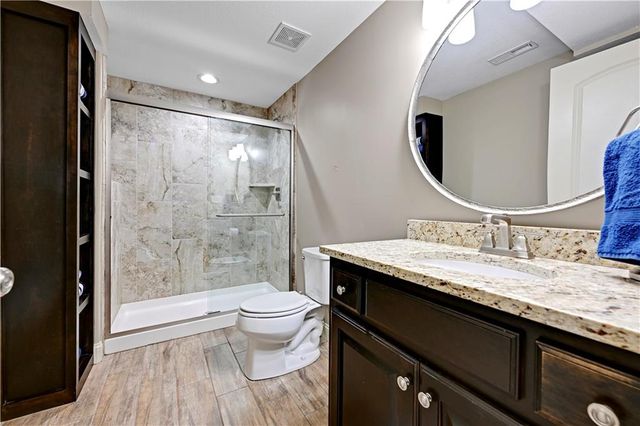 5609 Roundtree Street, Shawnee, KS 66226