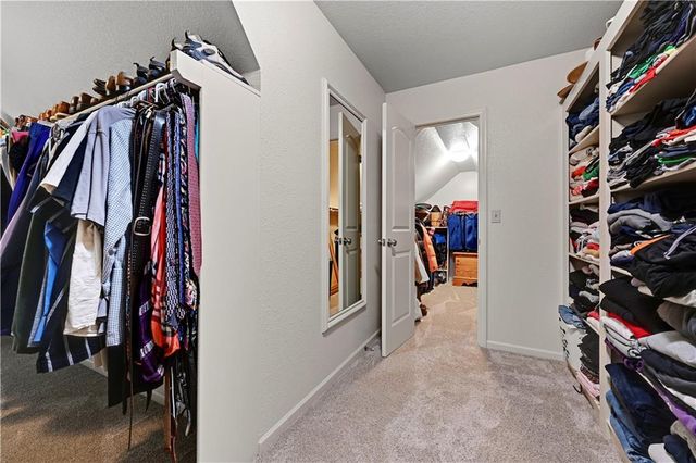 5609 Roundtree Street, Shawnee, KS 66226