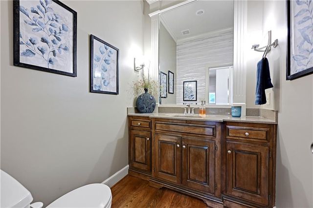 5609 Roundtree Street, Shawnee, KS 66226