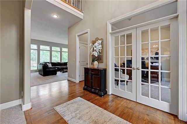 5609 Roundtree Street, Shawnee, KS 66226
