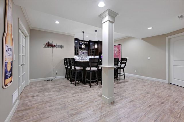 5609 Roundtree Street, Shawnee, KS 66226