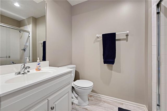 5609 Roundtree Street, Shawnee, KS 66226