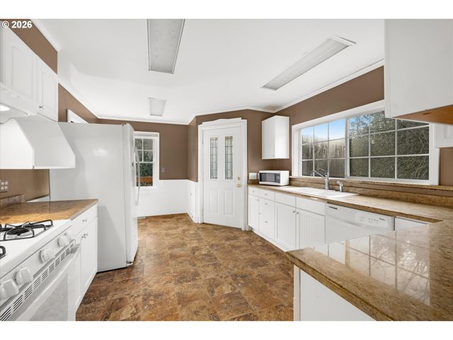 65586 NEHALEM Hwy, Vernonia, OR 97064