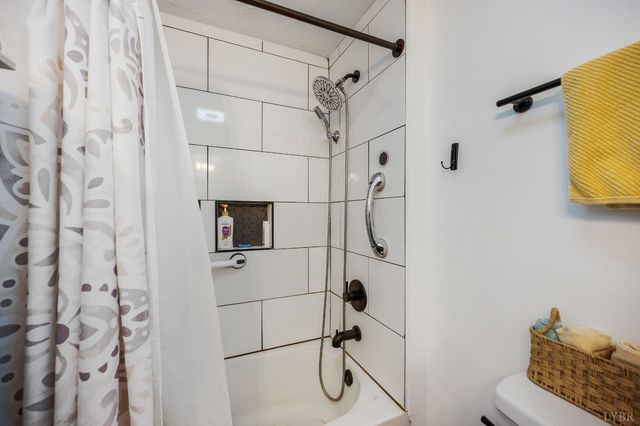 301 Oakridge Boulevard, Lynchburg, VA 24502