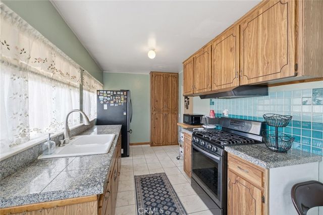 6306 Denny Avenue, North Hollywood, CA 91606