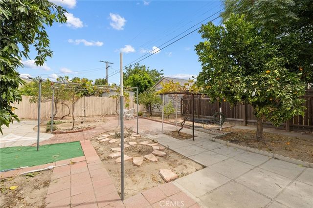 6306 Denny Avenue, North Hollywood, CA 91606