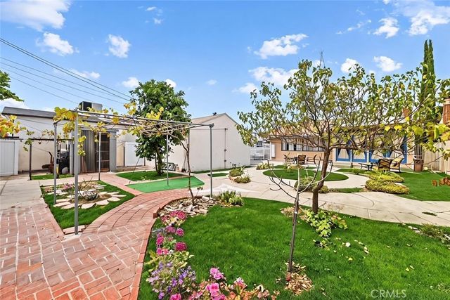 6306 Denny Avenue, North Hollywood, CA 91606