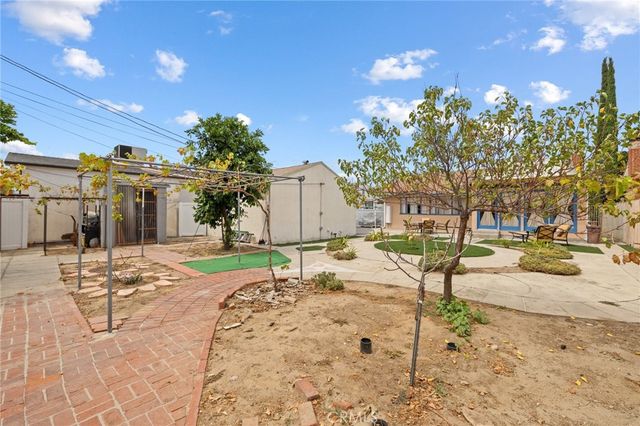 6306 Denny Avenue, North Hollywood, CA 91606