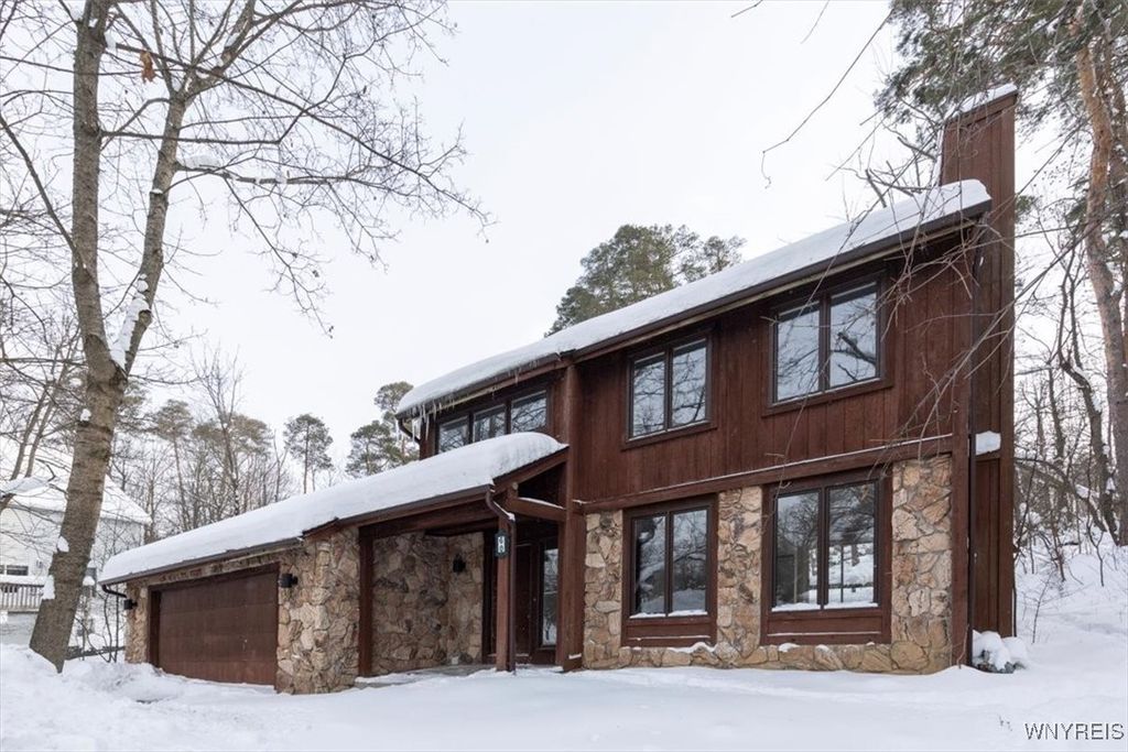 60 Byeberry Court, Aurora, NY 14052