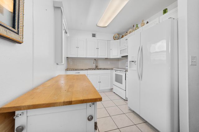 477 Monaco J, Delray Beach, FL 33446