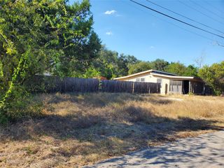 10900 2nd ST, Jonestown, TX 78645