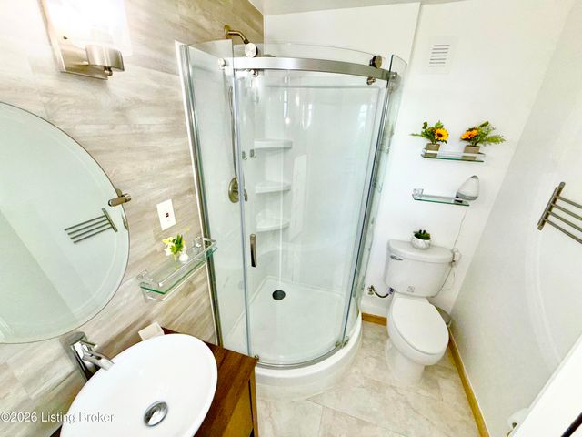 2303 Ecton Ln, Louisville, KY 40216