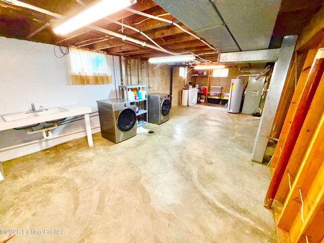 2303 Ecton Ln, Louisville, KY 40216