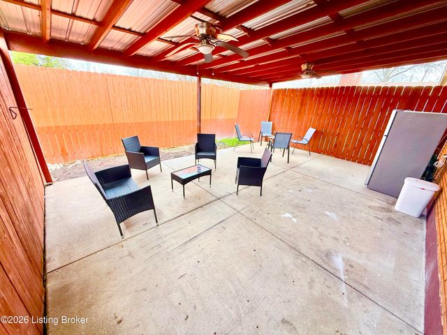 2303 Ecton Ln, Louisville, KY 40216