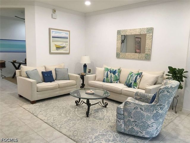 4695 Winged Foot CT 102, Naples, FL 34112
