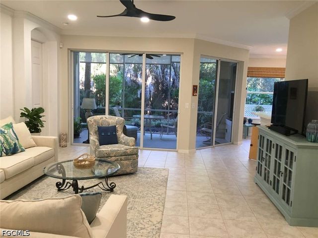 4695 Winged Foot CT 102, Naples, FL 34112