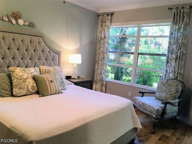 4695 Winged Foot CT 102, Naples, FL 34112