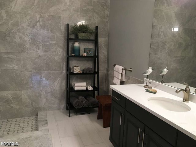 4695 Winged Foot CT 102, Naples, FL 34112