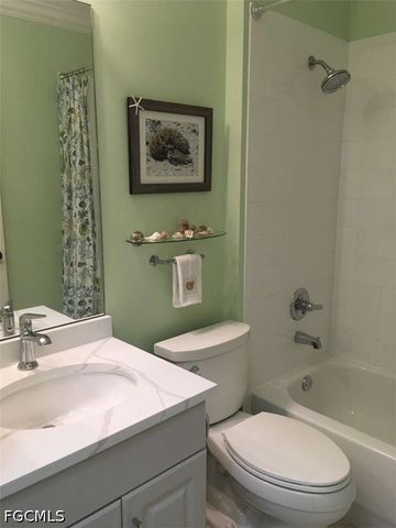 4695 Winged Foot CT 102, Naples, FL 34112