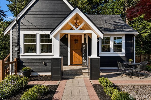 24305 90th Avenue W, Edmonds, WA 98026