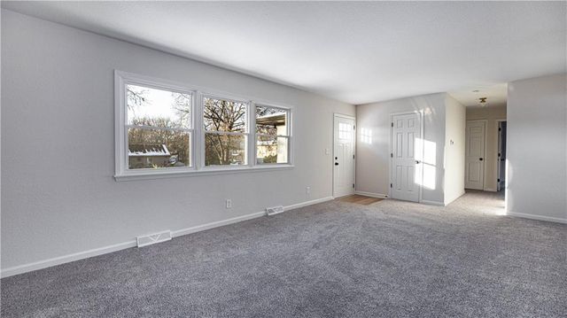 2805 Berry Avenue, Independence, MO 64057