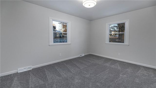 2805 Berry Avenue, Independence, MO 64057