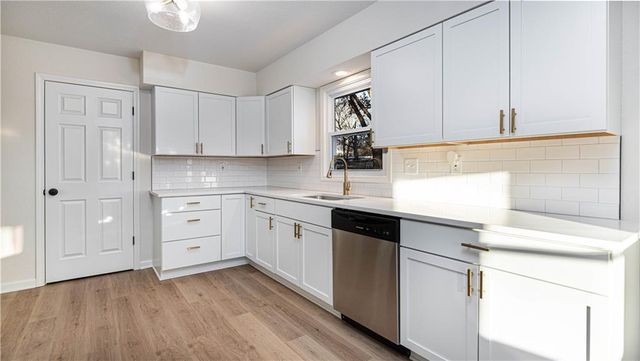 2805 Berry Avenue, Independence, MO 64057