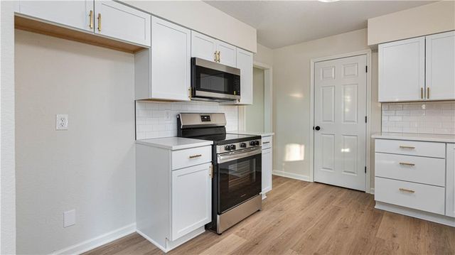 2805 Berry Avenue, Independence, MO 64057