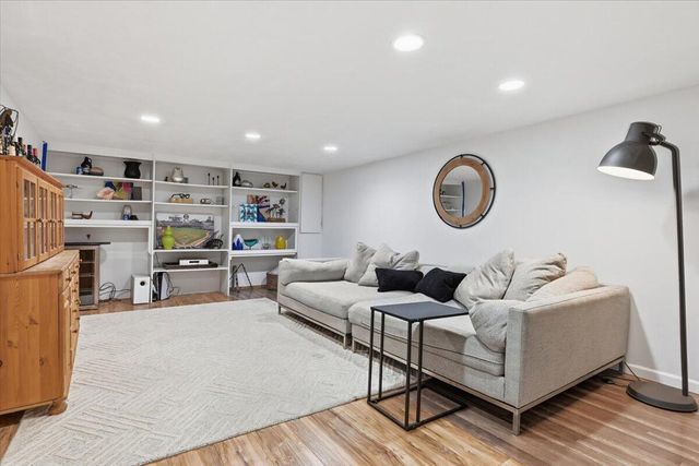 13964 WABASH Avenue, Council Bluffs, IA 51503