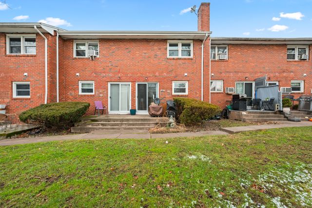 16 Lawton Road 22, Manchester, CT 06042