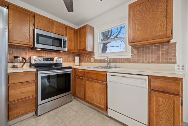 16 Lawton Road 22, Manchester, CT 06042