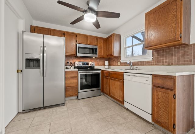 16 Lawton Road 22, Manchester, CT 06042