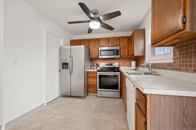 16 Lawton Road 22, Manchester, CT 06042