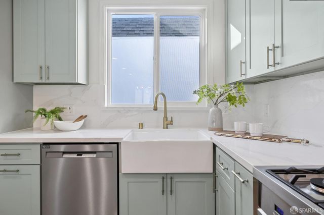 1607 44th Avenue, San Francisco, CA 94122