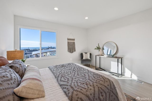 1607 44th Avenue, San Francisco, CA 94122