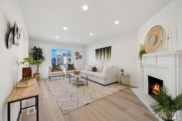 1607 44th Avenue, San Francisco, CA 94122