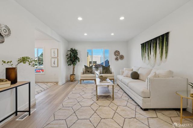 1607 44th Avenue, San Francisco, CA 94122