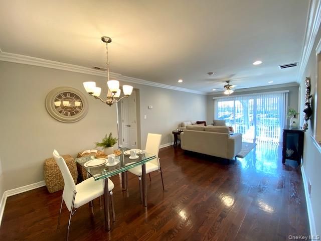 105 Westwood Drive 125, Westbury, NY 11590