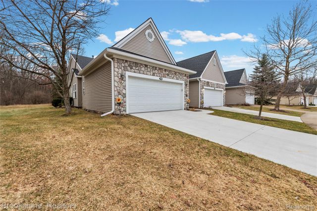 3568 Grove Lane, Auburn Hills, MI 48326