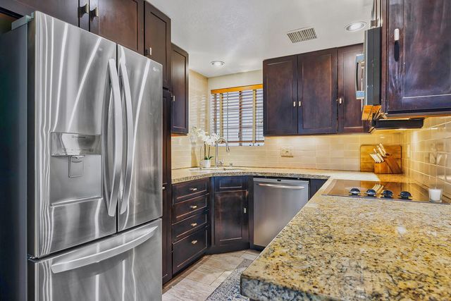 2700 Lawrence Crossley Road 103, Palm Springs, CA 92264