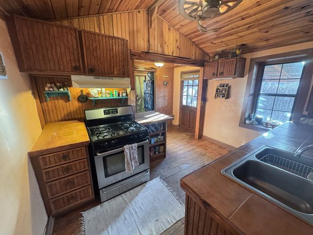406 S Cockrell St, Alpine, TX 79830