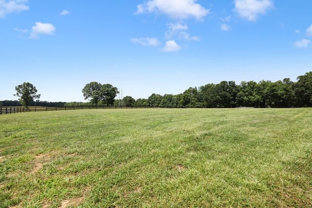 9520 Dyer Rd, Rockvale, TN 37153