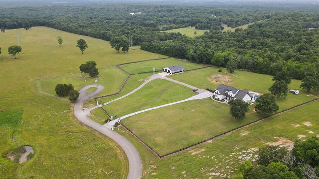 9520 Dyer Rd, Rockvale, TN 37153