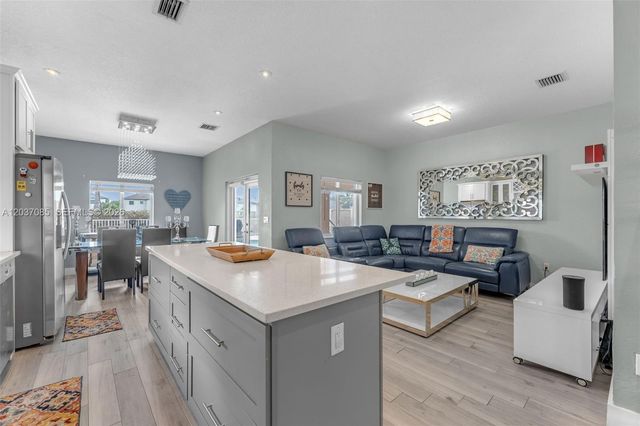4449 SW 164th Path, Miami, FL 33185