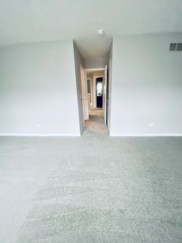 337 Devoe Drive 337, Oswego, IL 60543