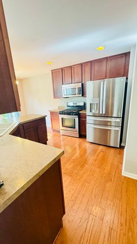 337 Devoe Drive 337, Oswego, IL 60543